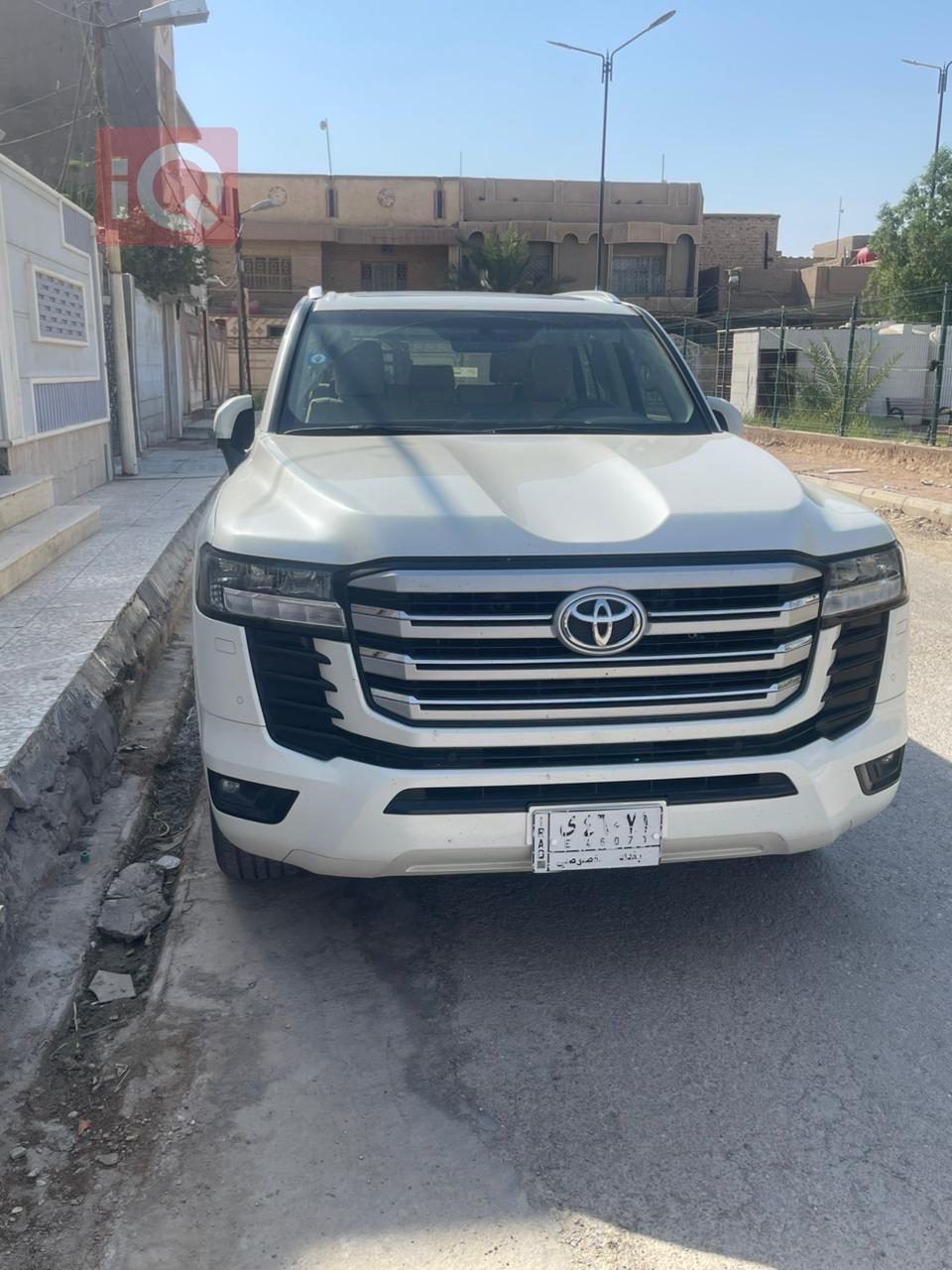 تۆیۆتا لاند کروزەر